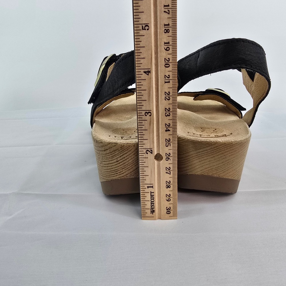 Dansko Black Leather Wedge Sandals Gold Buckle Slingback Wood Grain Heel Size 39 - Picture 4 of 9
